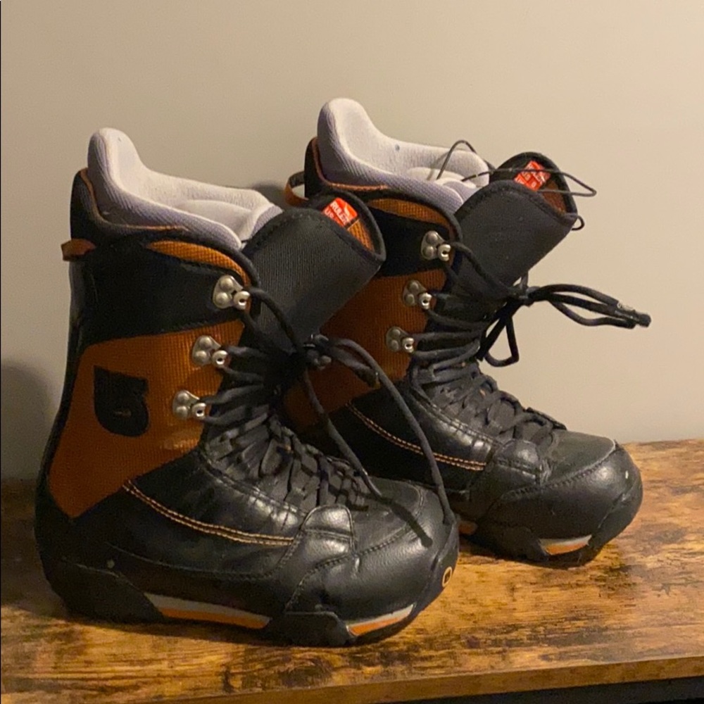 COPY - Burton Snowboard boots fits like women’s 8